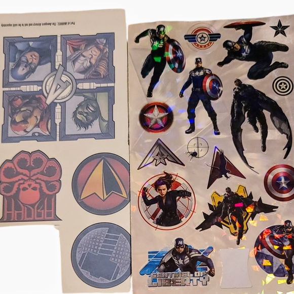 Large Bundle of Marvel Merchandise - Picture 10 of 10